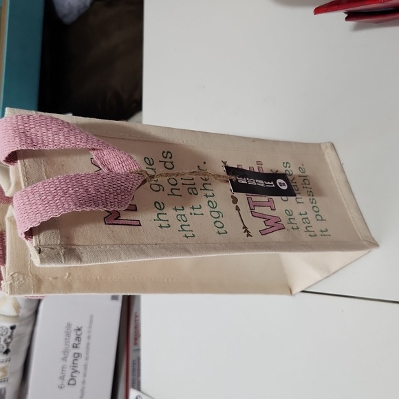 Reusable wine bag Mom the glue that holds it all together wine the drink - Picture 3 of 3